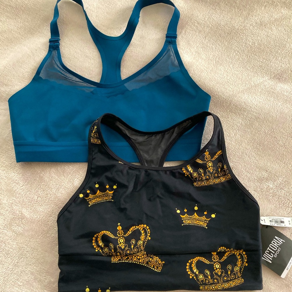 SET OF 2️⃣ 💣Victoria Sport bras. 🖤💙New, Size M.